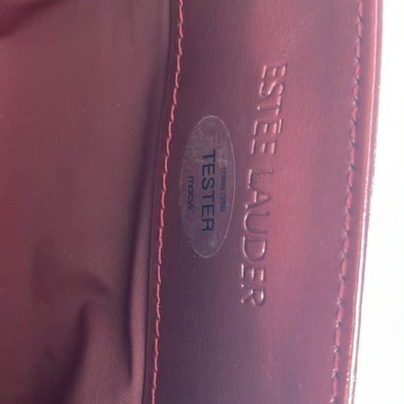 Estée Lauder womens cranberry pocketbook - Picture 9 of 10